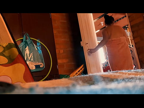 ❤️ Moj stric mi sledi v tuš kabino in me jebe, medtem ko se tuširam. ️  Seks pri nas