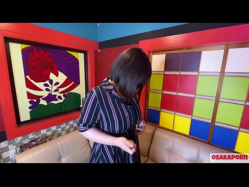 ❤️ Japonska lepotica z velikimi joški masturbira s seks igračkami in doživi orgazem. V intervjuju govori o svoji izkušnji s seksom. Ogromne joške in kosmata pička glasno stokajo. Osakaporn ️  Seks pri nas