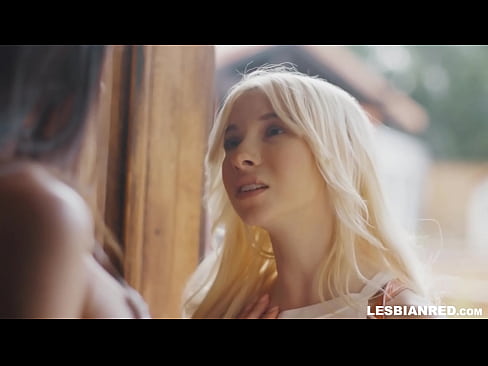 ❤️ Dekle pride domov čez nekaj mesecev in na koncu poje pičko svoje mačehe ️  Seks pri nas